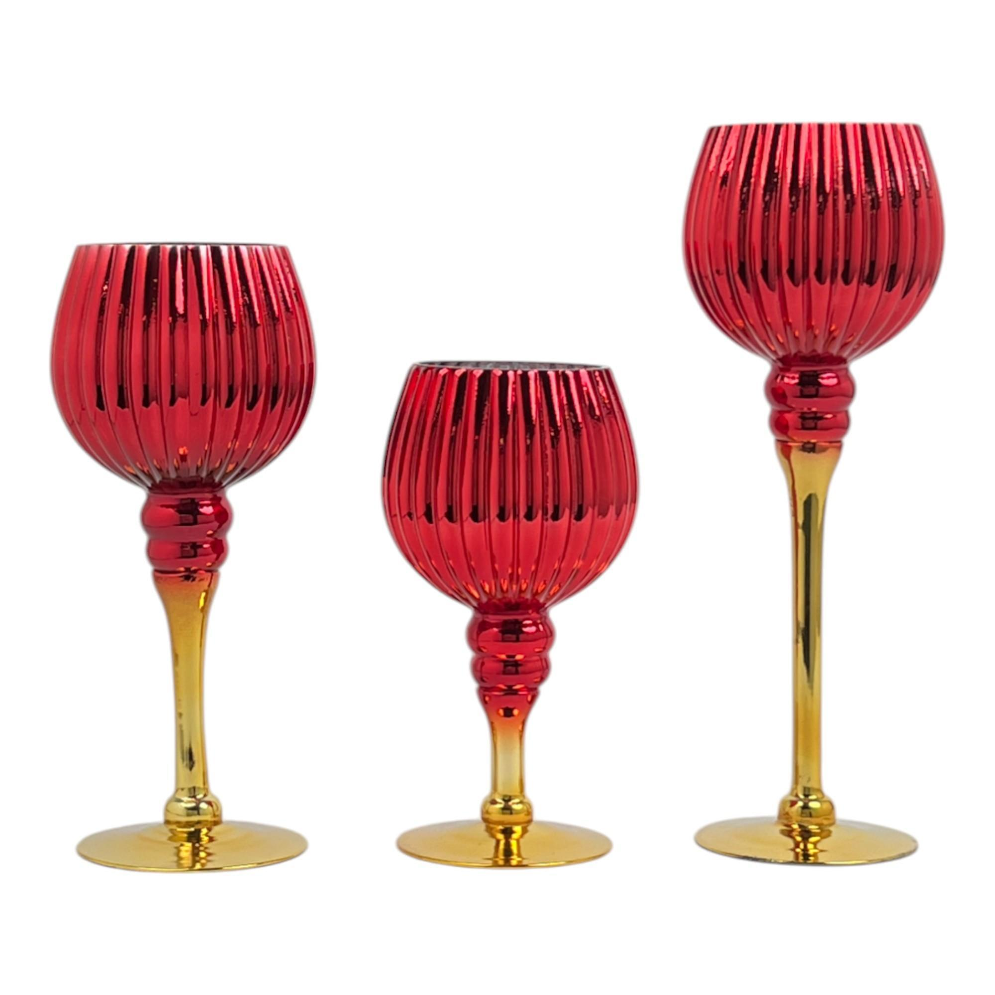 Set de copas rojas con base dorada