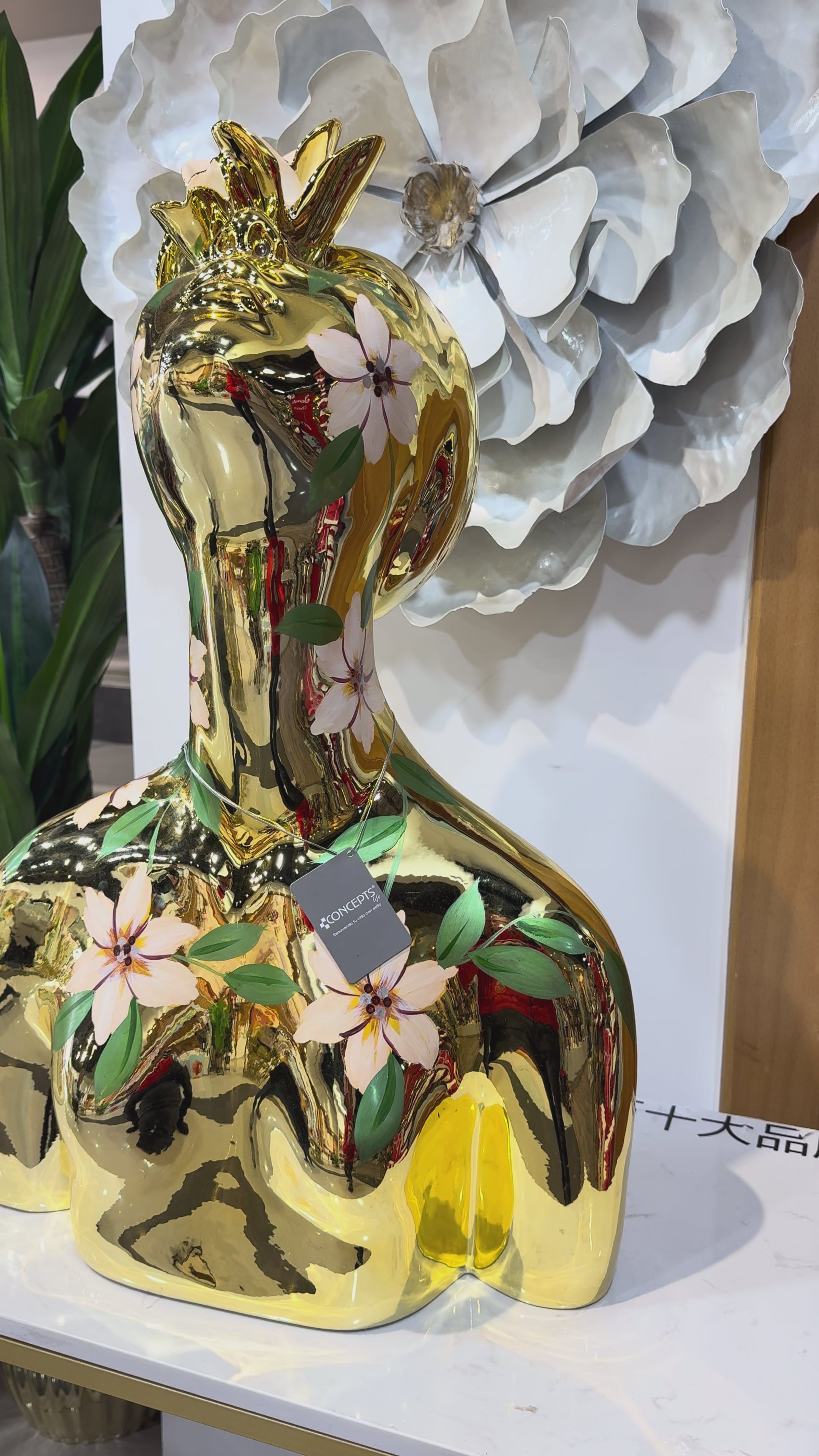 Busto Mujer con flores pintadas